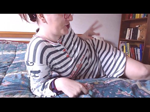 ❤️ Coj tus qaib dub loj no rau hauv koj lub qhov ncauj me qhev ❤  Sex video  ntawm peb  ☑